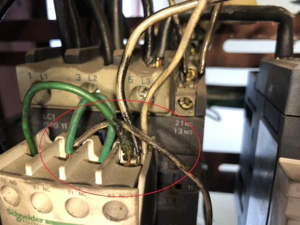 Problema na porta do elevador